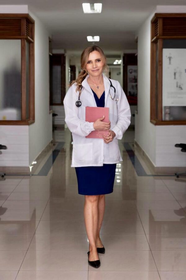 Dra. Claudia Alejandra Vásquez Arteaga